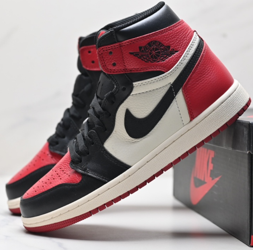 Men and Women's Classic Baseketball Shoes AJ 1 Retro High OG Sneakers